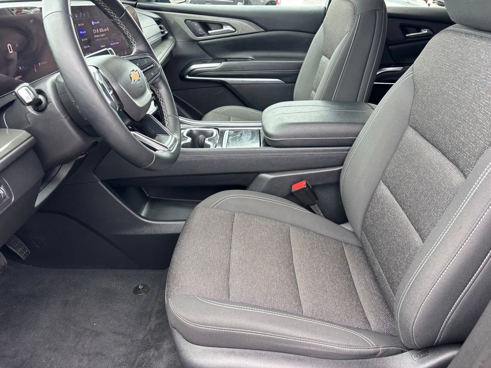 Used 2024 Chevrolet Traverse LT FWD image 14