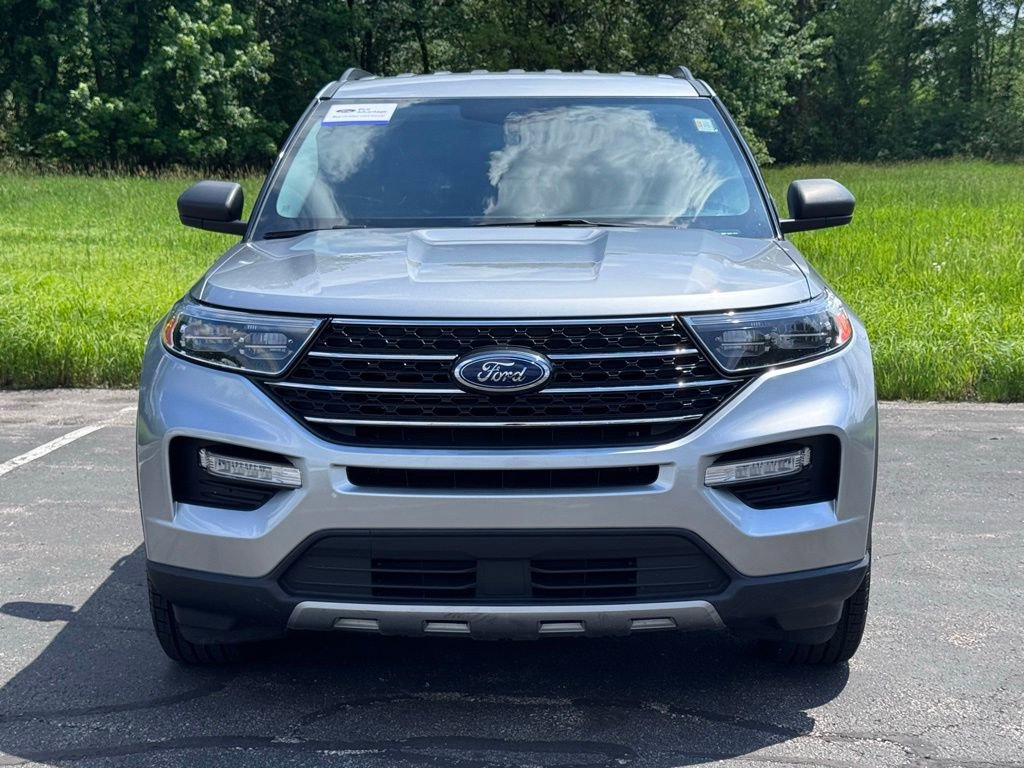 Certified 2022 Ford Explorer XLT w/ Equipment Group 202A AWD/4WD image 3