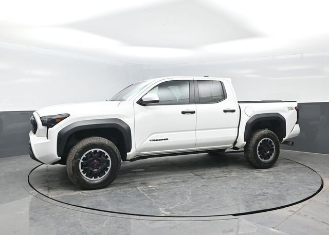Used 2024 Toyota Tacoma TRD Off-Road AWD/4WD image 4