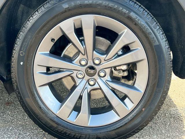 Certified 2024 Ford Explorer XLT w/ Equipment Group 202A AWD/4WD image 14