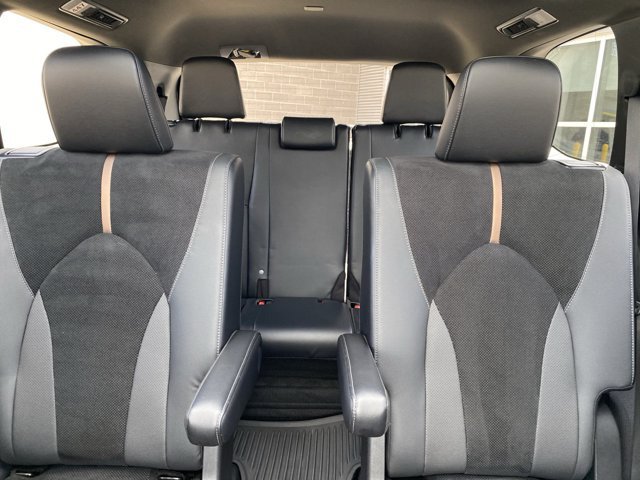 Used 2024 Toyota Grand Highlander AWD Hybrid image 23
