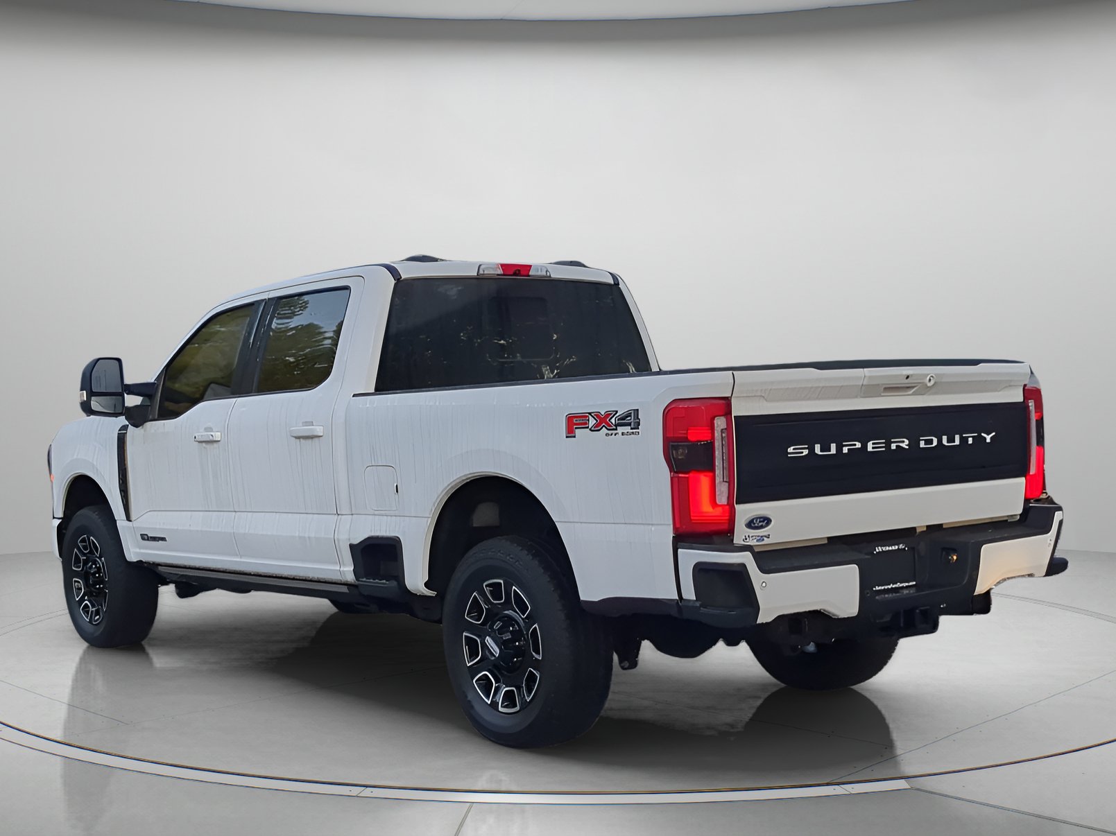 Certified 2025 Ford F250 Platinum w/ FX4 Off-Road Package AWD/4WD image 42