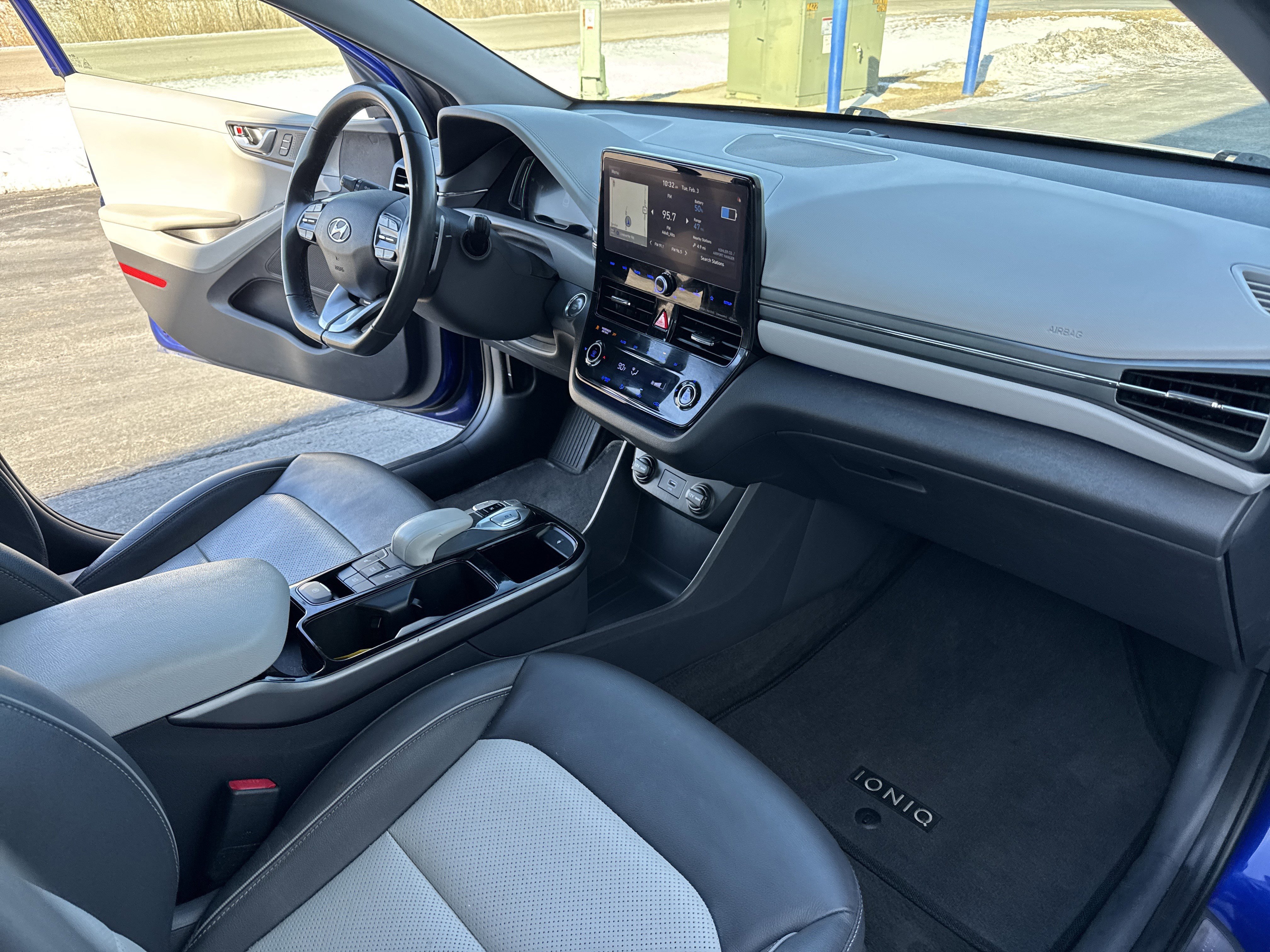 Used 2020 Hyundai Ioniq Limited image 23