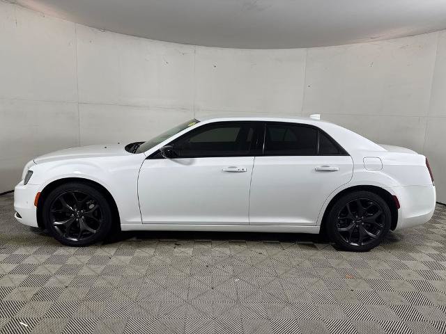 Used 2023 Chrysler 300 Touring w/ Safetytec Plus Group RWD image 7