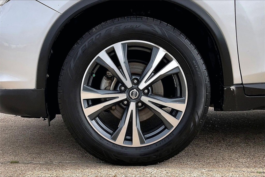 Used 2017 Nissan Rogue SL w/ SL Premium Package image 35