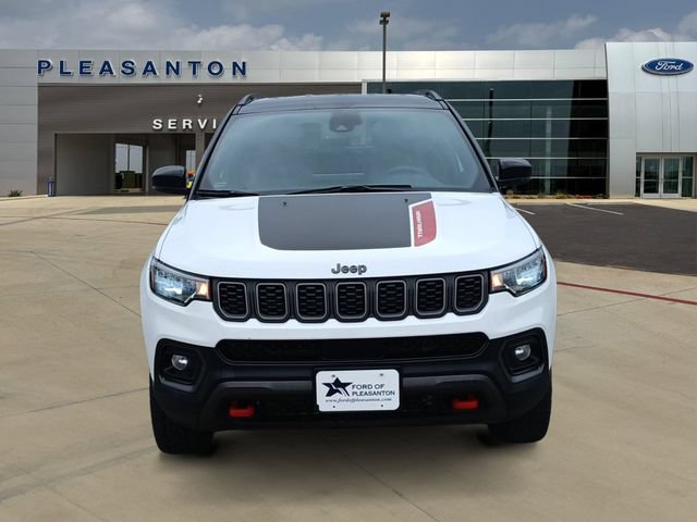 Used 2025 Jeep Compass Trailhawk AWD/4WD image 8