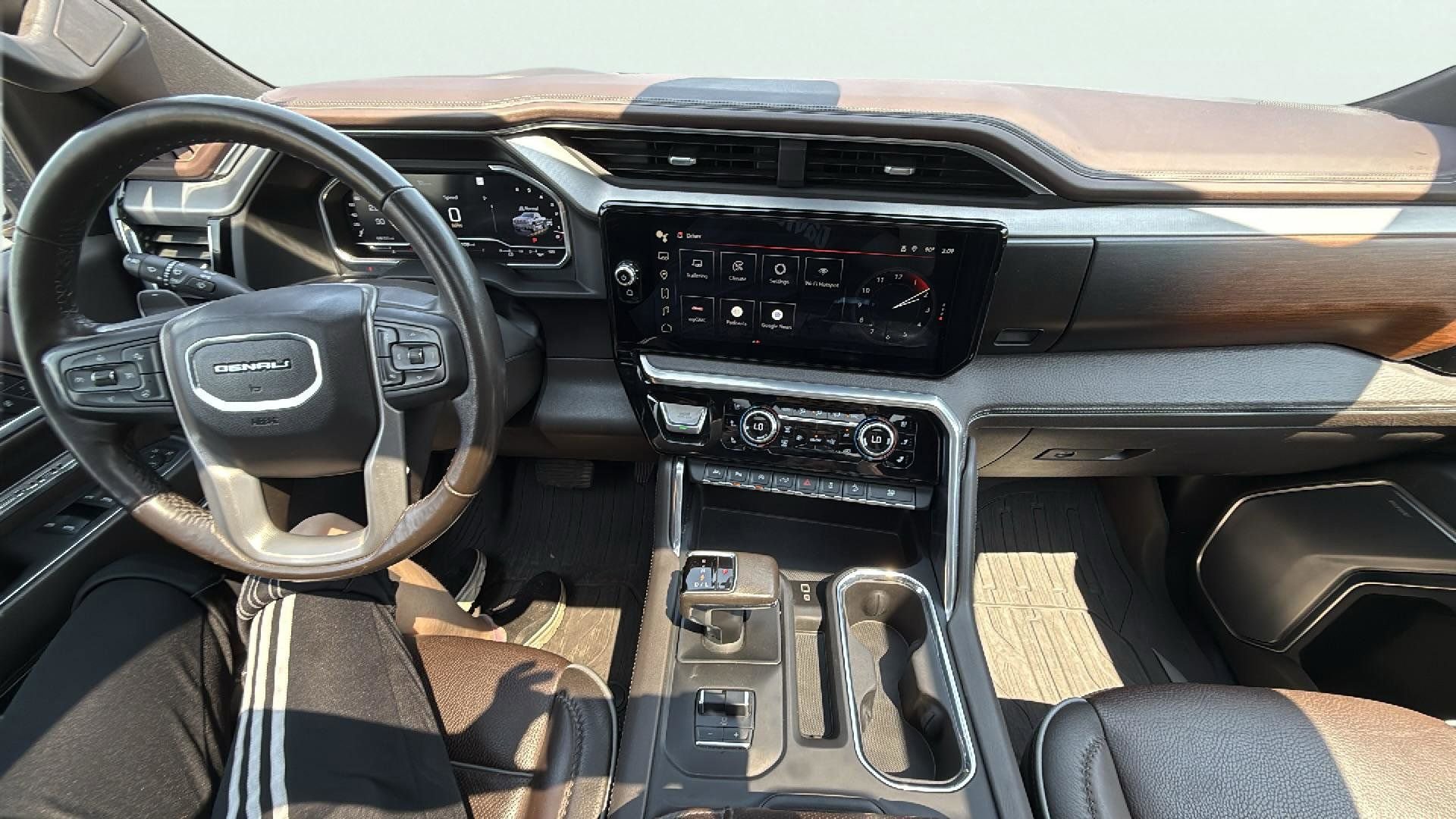 Used 2022 GMC Sierra 1500 Denali w/ Denali Reserve Package image 11