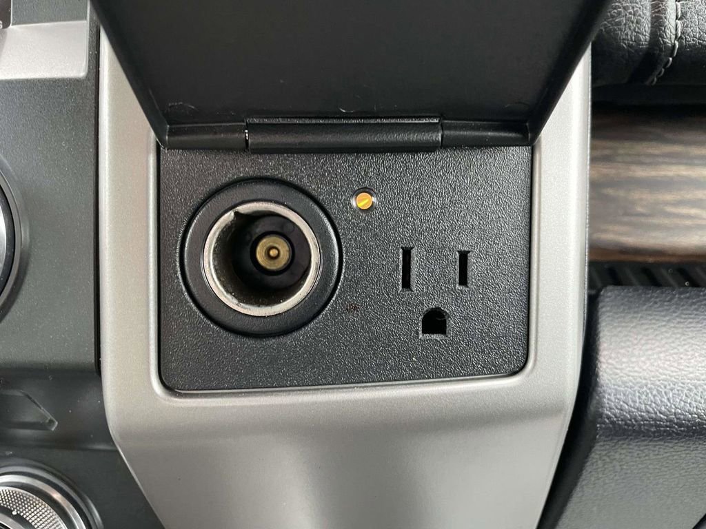 Certified 2018 Ford F150 Lariat w/ Equipment Group 502A Luxury image 23