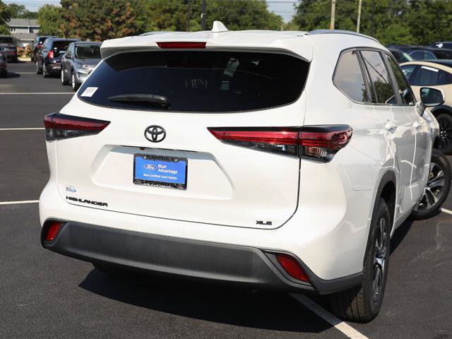 Used 2023 Toyota Highlander XLE FWD image 11
