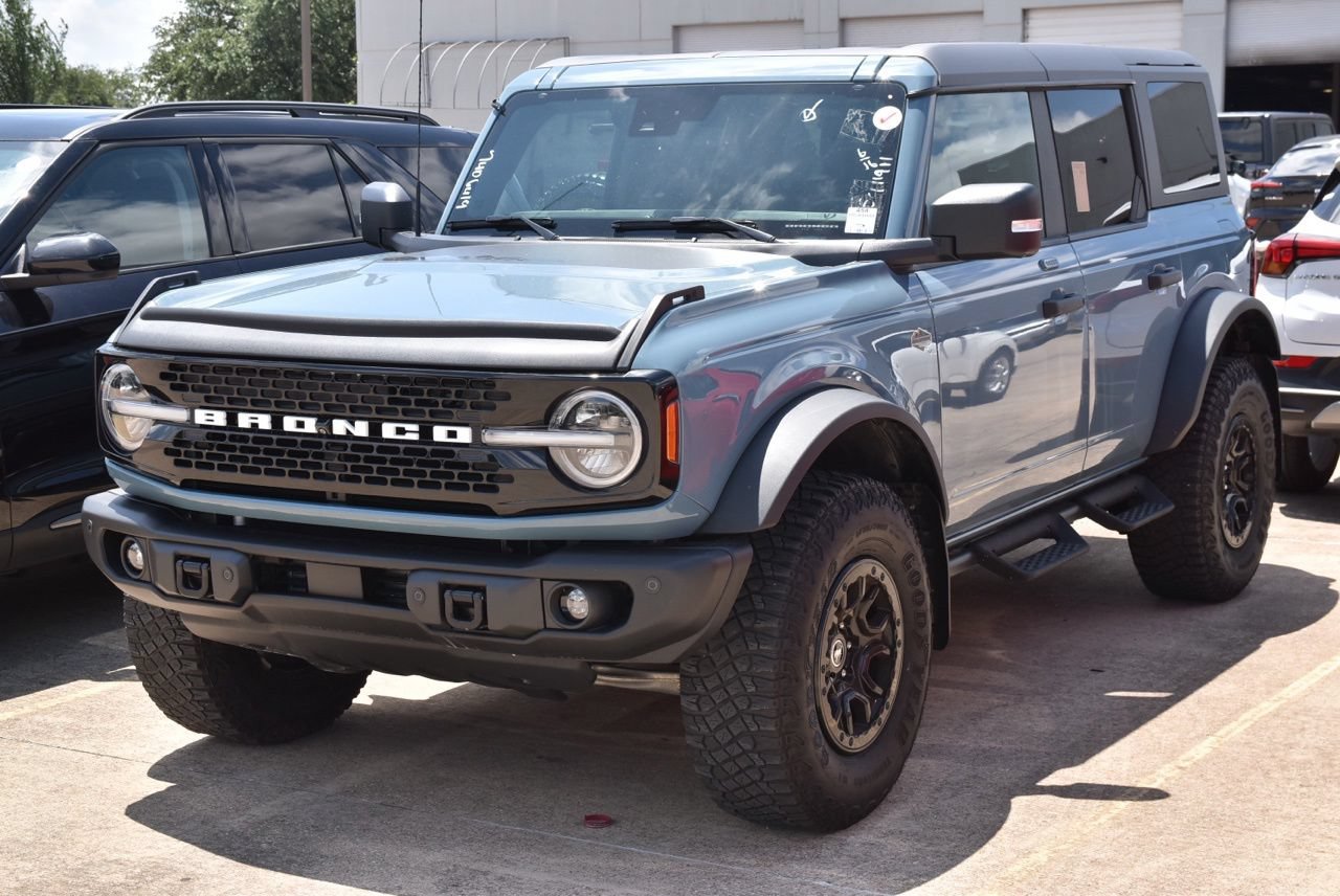 Certified 2023 Ford Bronco Wildtrak AWD/4WD image 2