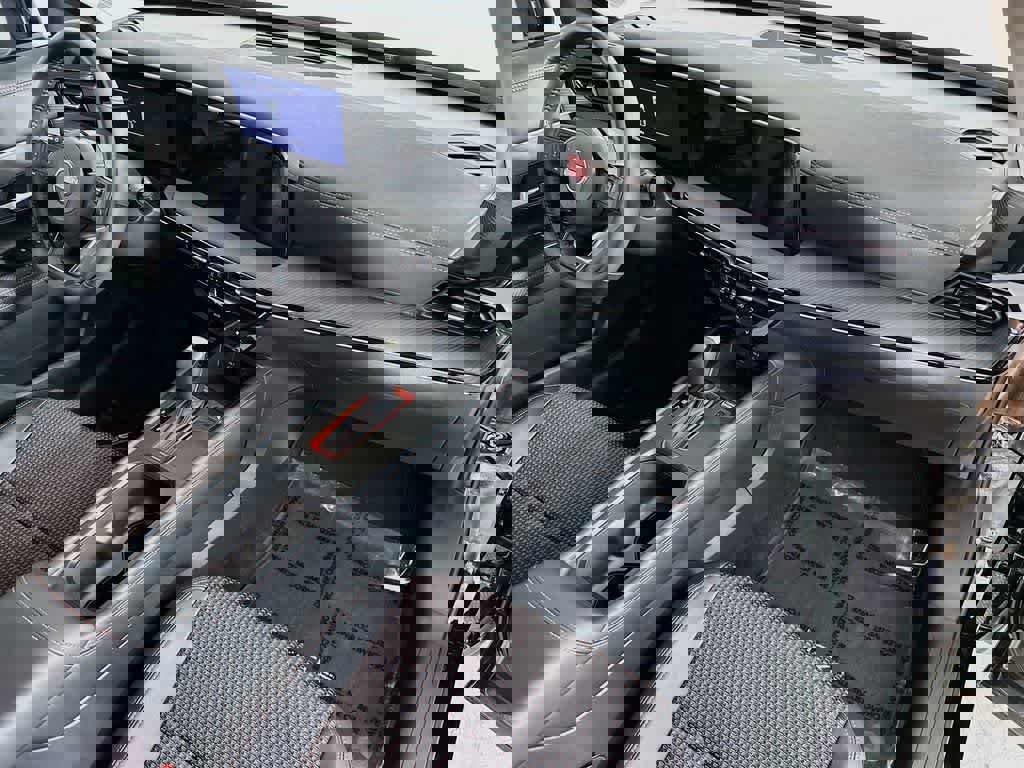 Used 2025 Nissan Kicks SR FWD image 30