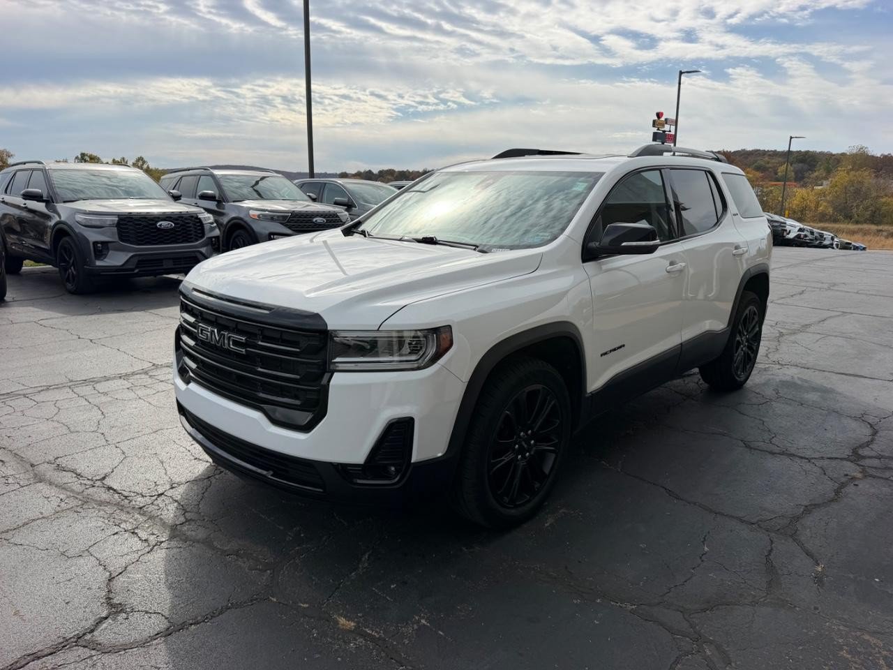 Used 2023 GMC Acadia SLT w/ Elevation Edition AWD/4WD image 8
