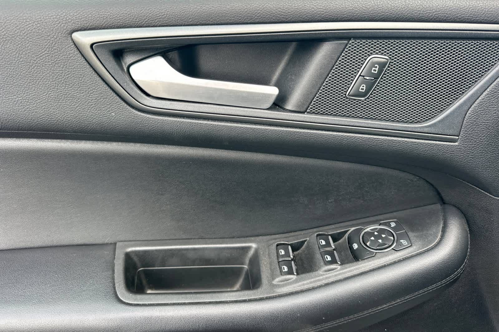 Certified 2021 Ford Edge SE FWD image 13