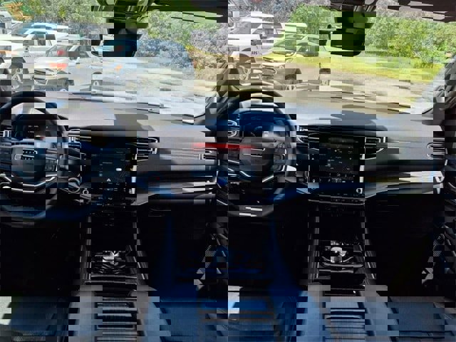 Used 2023 Jeep Wagoneer L Series III w/ Preferred Equipment Group image 15