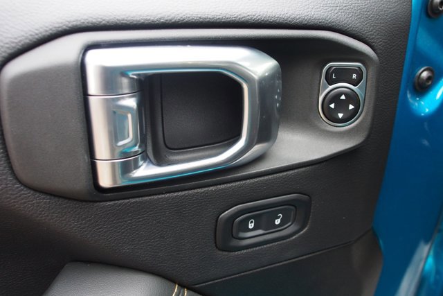 Used 2024 Jeep Wrangler Unlimited Sahara w/ Technology Group image 19