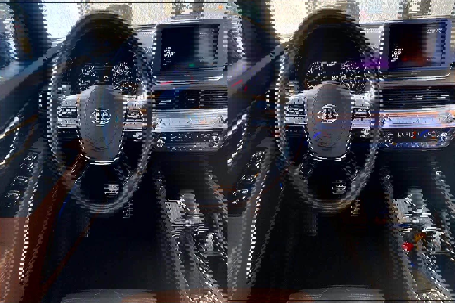 Used 2021 Kia Telluride SX w/ SX Prestige Package image 8