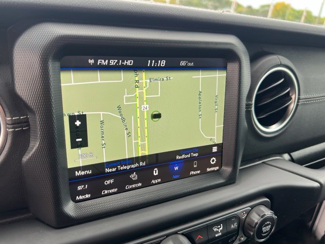 Used 2023 Jeep Wrangler Unlimited Sahara w/ Cold Weather Group AWD/4WD image 14