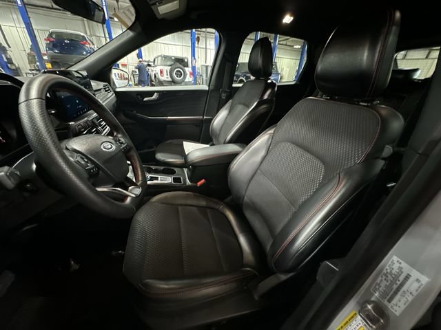 Certified 2025 Ford Escape ST-Line w/ Tech Pack #1 FWD image 17