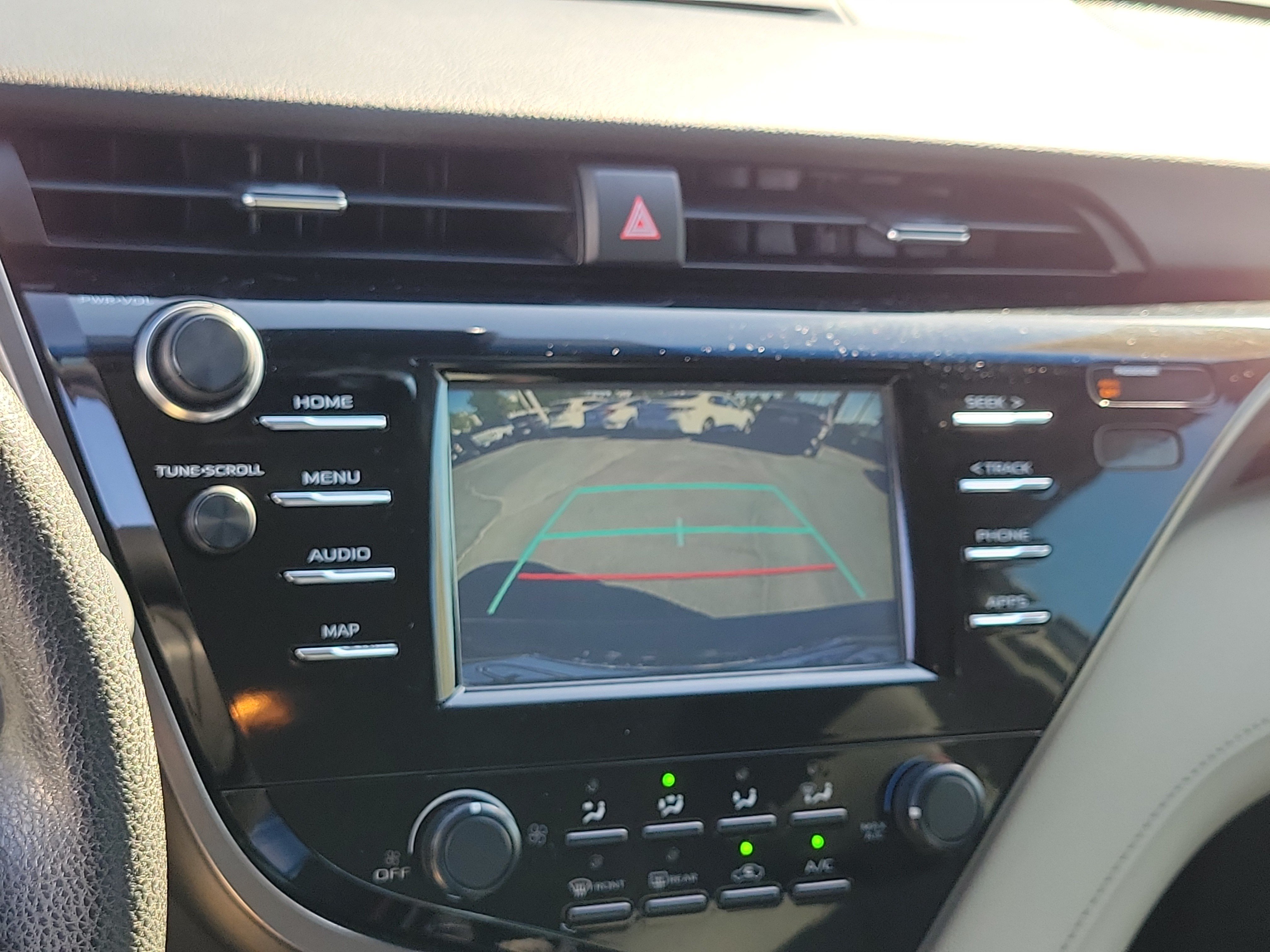 Used 2019 Toyota Camry LE FWD image 9