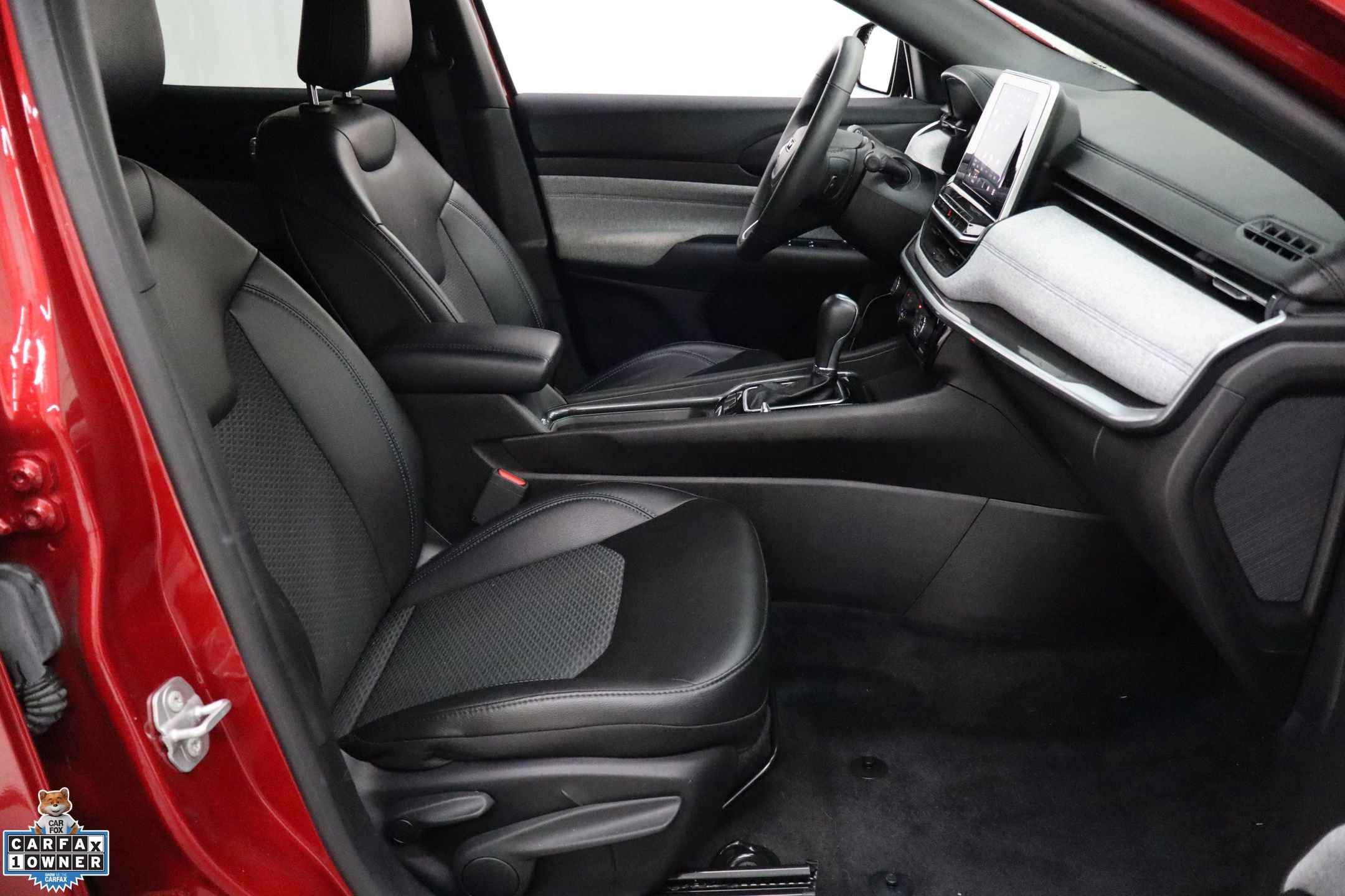 Used 2025 Jeep Compass Latitude image 31