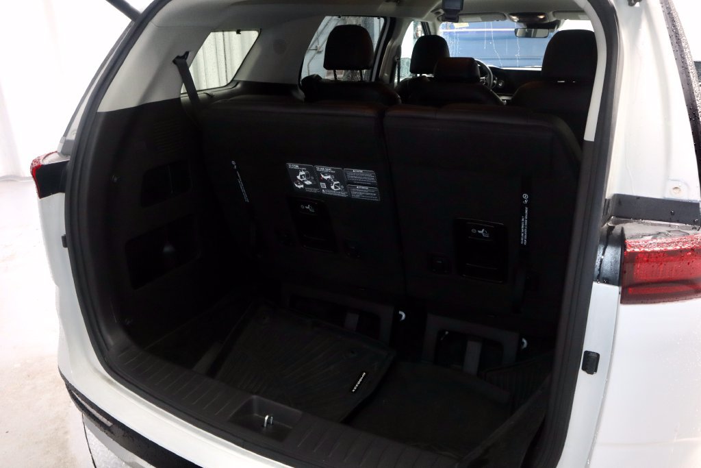 Used 2024 Kia Carnival EX FWD image 15