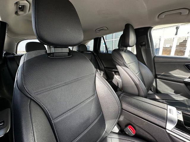 Used 2024 Mercedes-Benz GLC 300 image 23