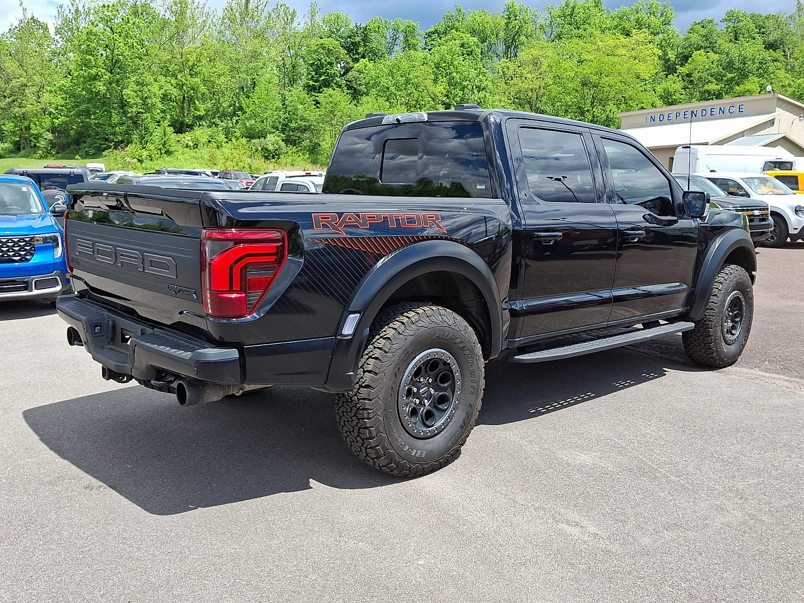 Certified 2025 Ford F150 Raptor AWD/4WD image 11