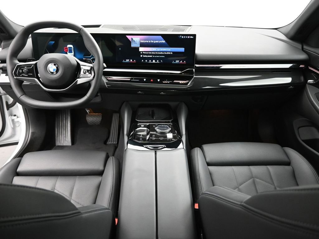 Used 2025 BMW 530i xDrive w/ Premium Package image 22