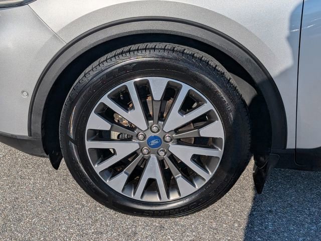 Certified 2020 Ford Escape Titanium image 6