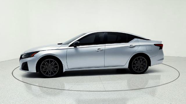 Used 2023 Nissan Altima 2.0 SR FWD image 4
