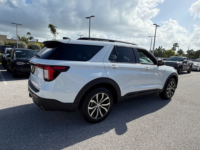 Certified 2026 Ford Explorer ST-Line AWD/4WD image 7