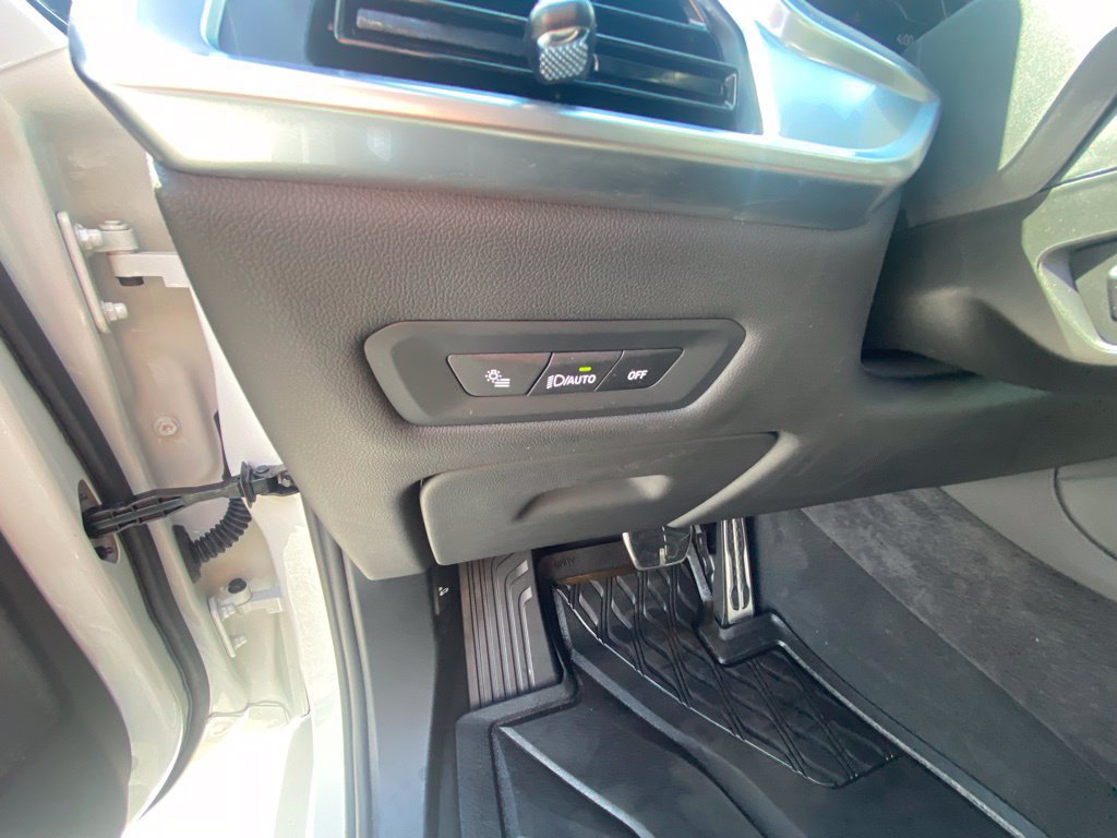 Used 2026 BMW X6 xDrive40i w/ Climate Comfort Package AWD/4WD image 13