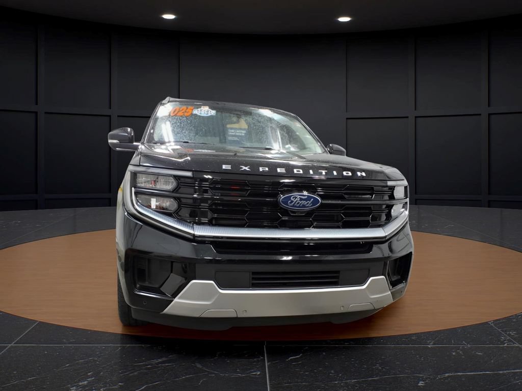 Certified 2025 Ford Expedition Max Platinum w/ Driver's Package AWD/4WD image 2