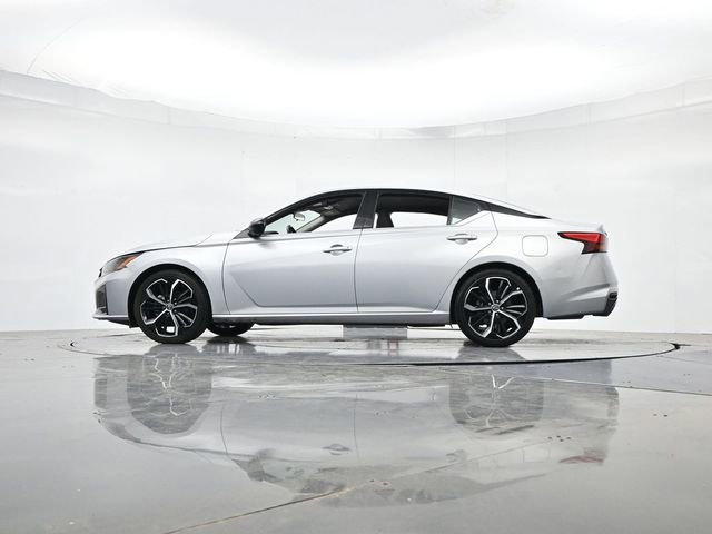 Used 2024 Nissan Altima 2.5 SR FWD image 37