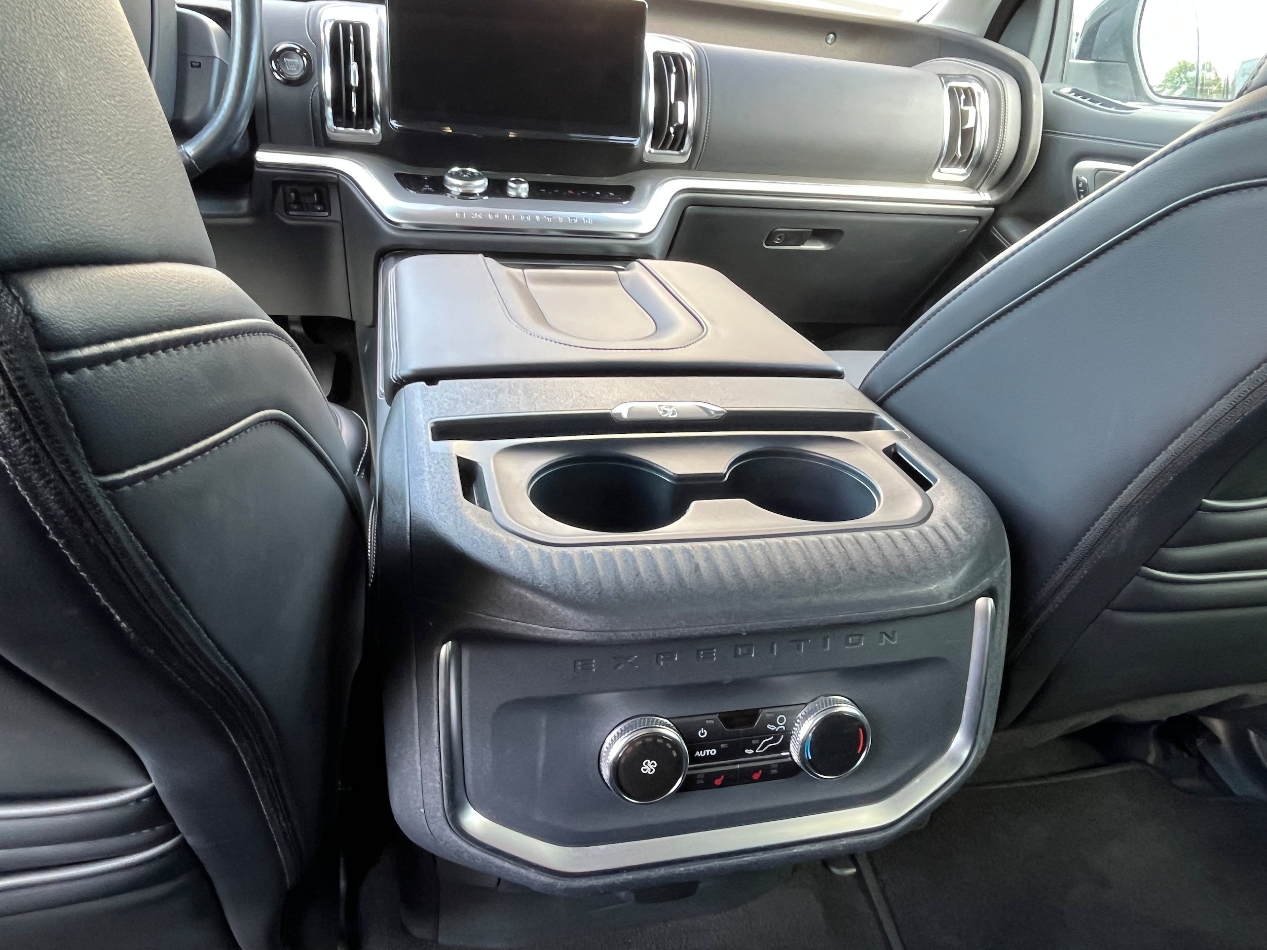 Certified 2025 Ford Expedition Platinum AWD/4WD image 15