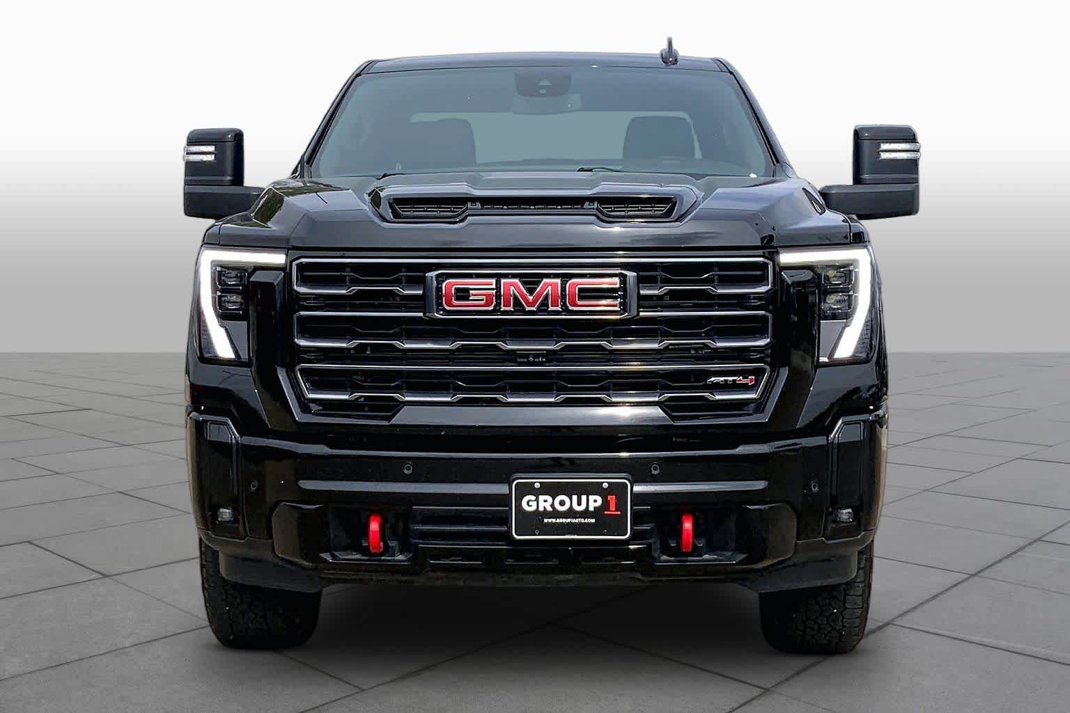 Used 2025 GMC Sierra 2500 AT4 AWD/4WD image 4