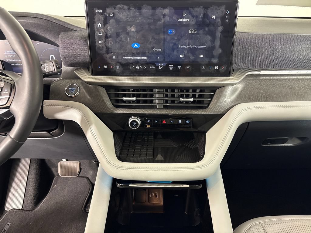 Certified 2025 Ford Explorer Platinum w/ Ultimate Package AWD/4WD image 23