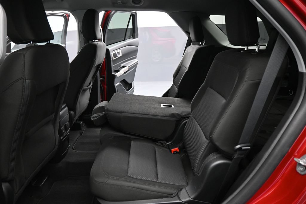 Certified 2023 Ford Explorer XLT RWD image 18