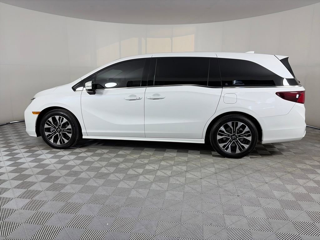 Used 2025 Honda Odyssey Elite image 2
