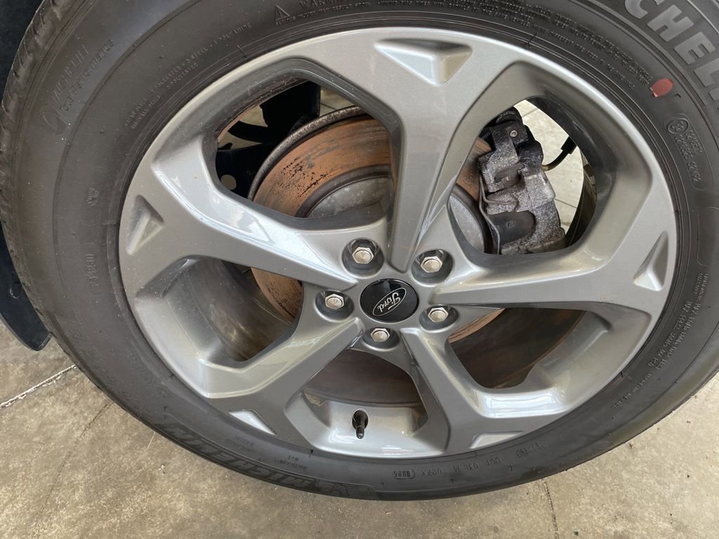 Certified 2025 Ford Escape ST-Line AWD/4WD image 9
