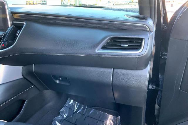 Used 2023 GMC Yukon XL SLT w/ SLT Premium Package image 18