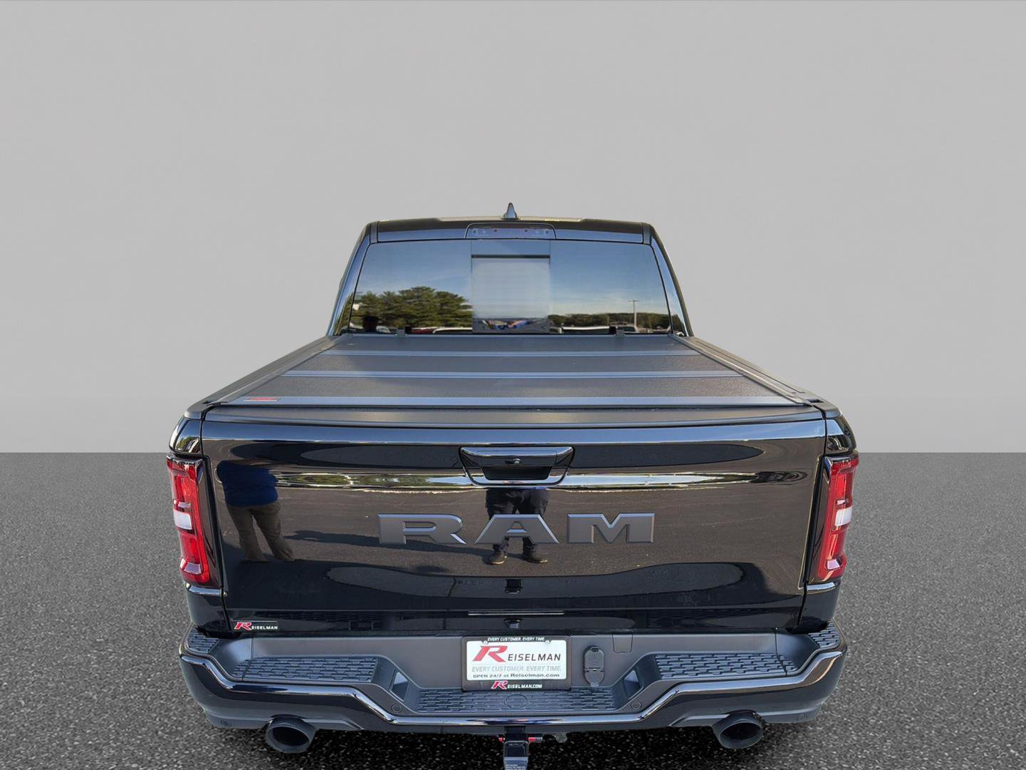 Used 2025 RAM 1500 Laramie w/ Night Edition AWD/4WD image 22