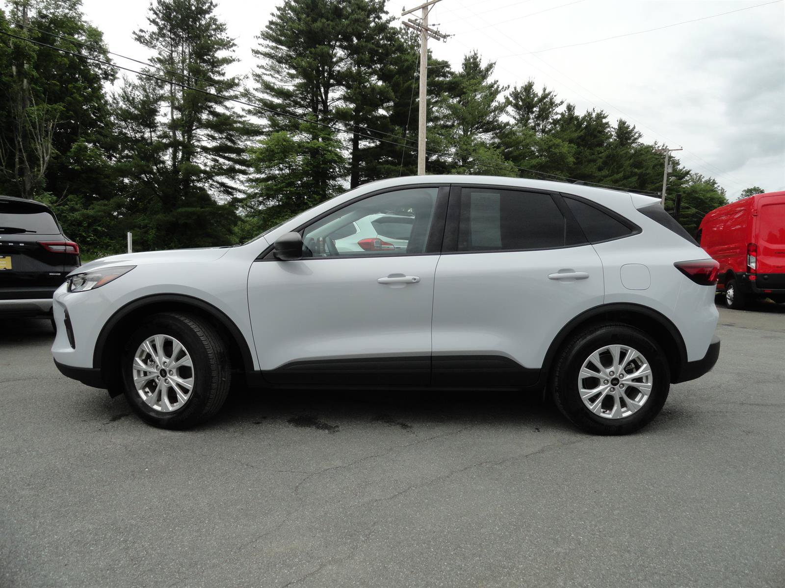 Certified 2025 Ford Escape Active AWD/4WD image 8