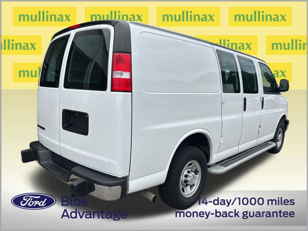 Used 2024 Chevrolet Express 2500 w/ Driver Convenience Package RWD image 3