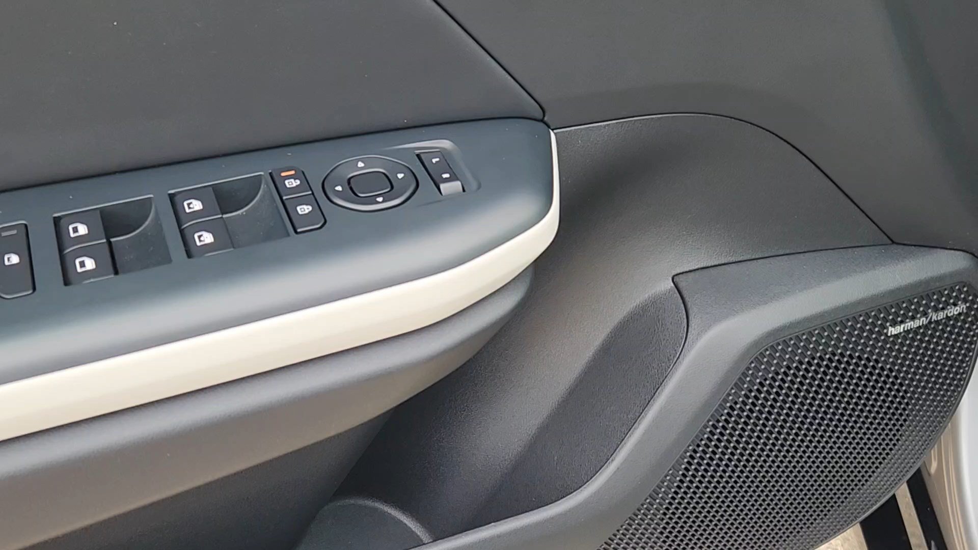 Used 2025 Kia K4 GT-Line w/ GT-Line Premium Package FWD image 28