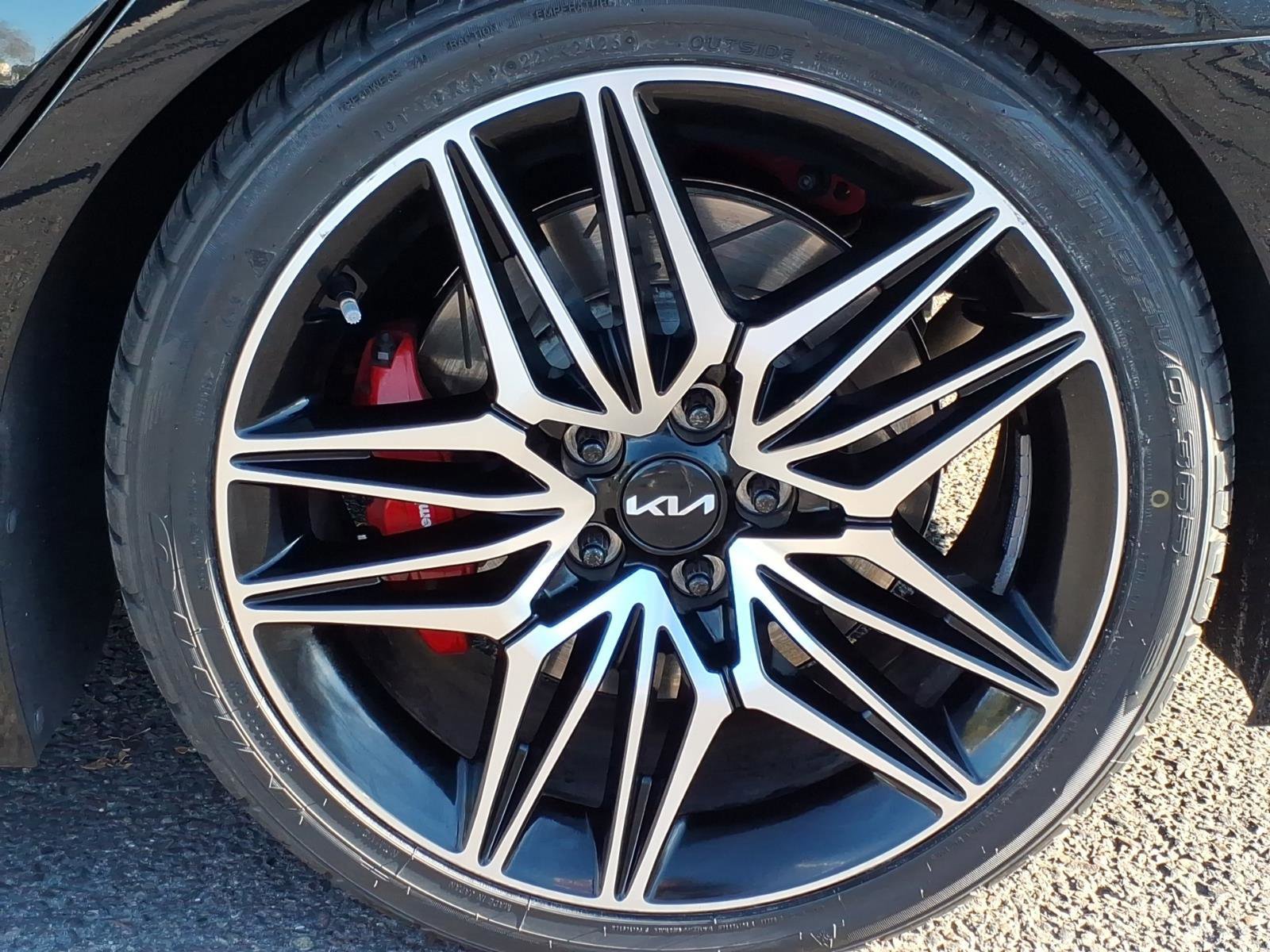 Used 2022 Kia Stinger GT2 image 10