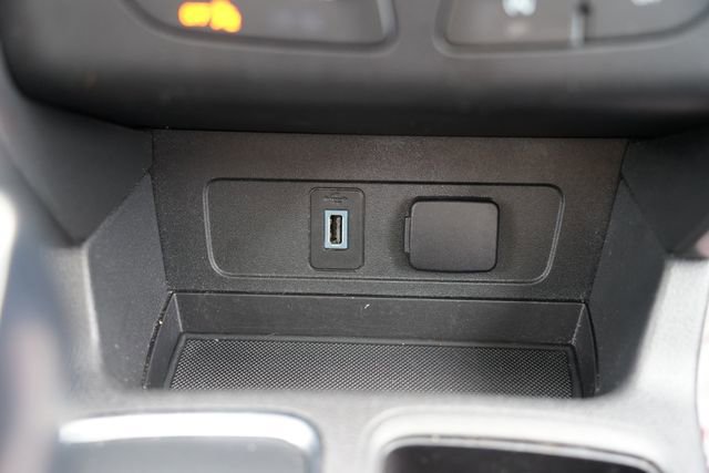 Certified 2019 Ford Escape SEL FWD image 18