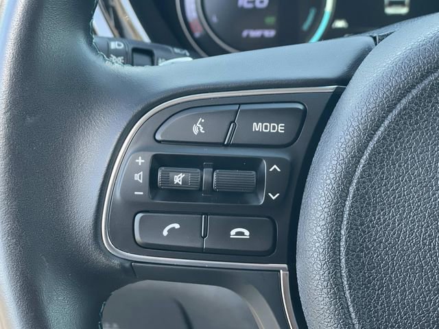 Used 2022 Kia Niro EX Premium image 9