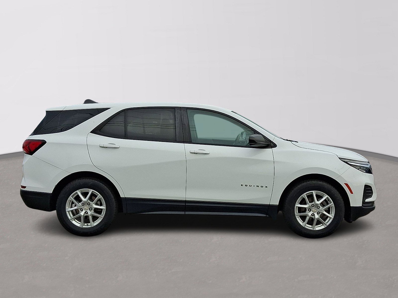 Used 2022 Chevrolet Equinox LS w/ LS Convenience Package image 7