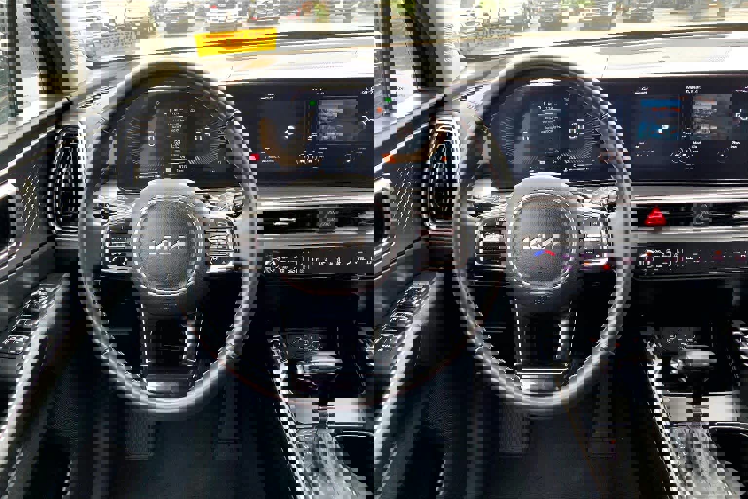 Used 2024 Kia Sorento S image 7